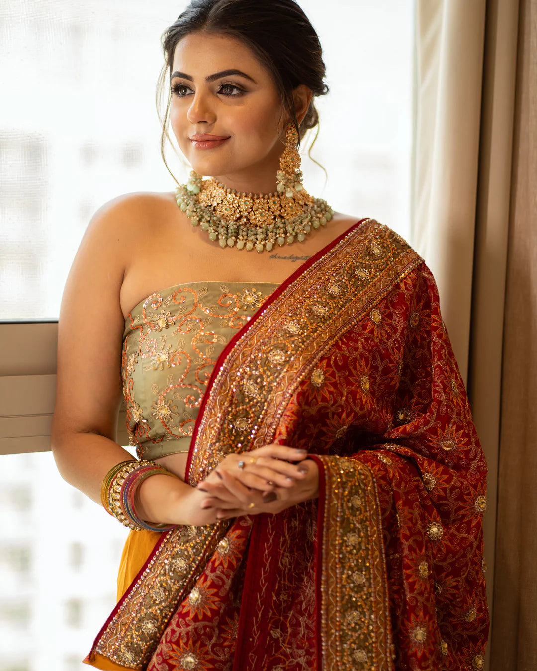 What all colour saree you should wear on Diwali