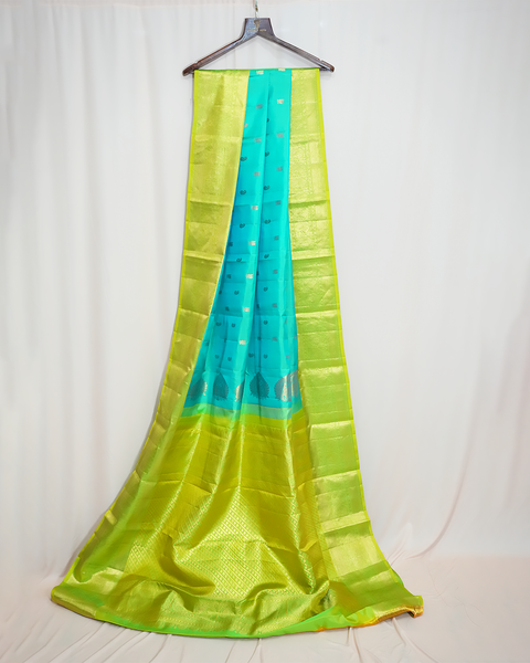 Turquoise Blue Gadwal Pure Silk Saree with Contrasting Border