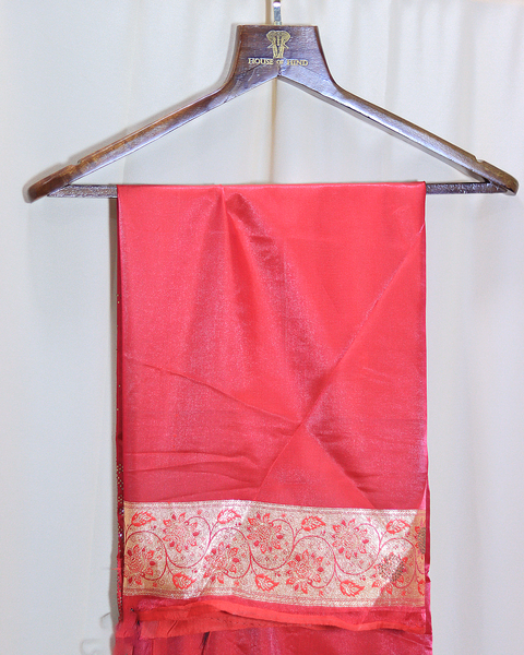 Exquisite Pink Banarasi Semi-Silk Saree with Ornate Zari Border