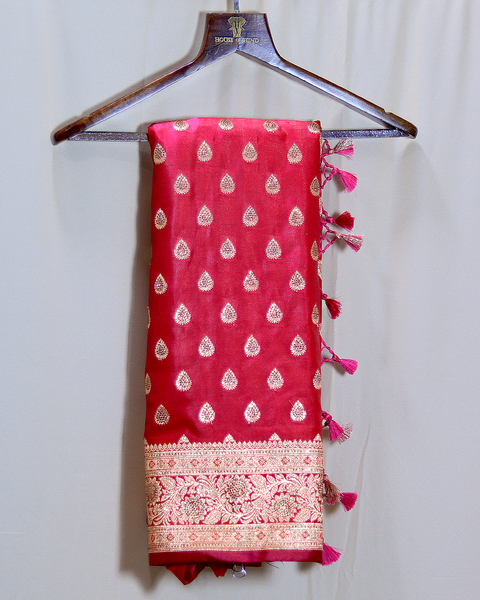 Exquisite Pink Banarasi Semi-Silk Saree with Ornate Zari Border