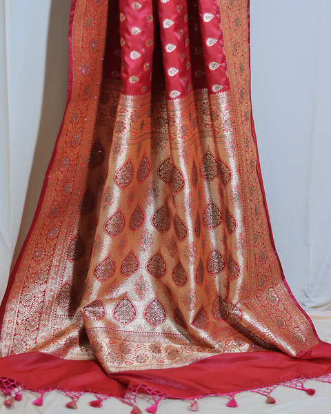 Exquisite Pink Banarasi Semi-Silk Saree with Ornate Zari Border