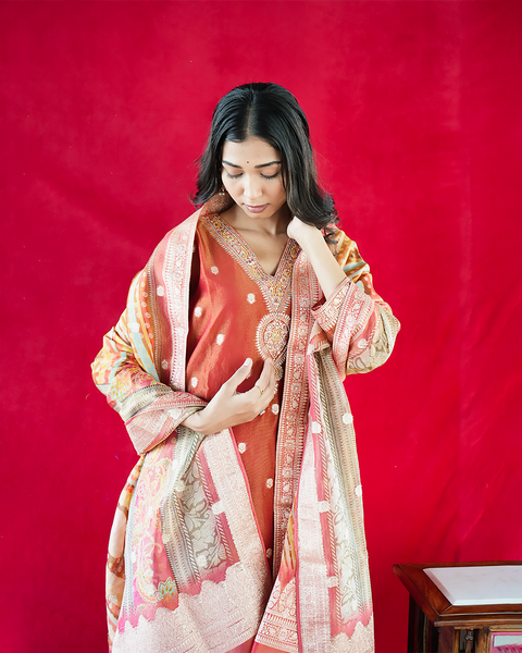 Red Tissue Raw Silk Suit - A Timeless Elegance
