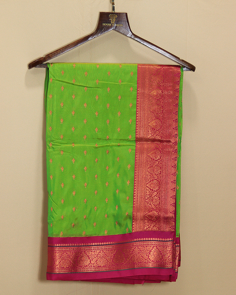 Traditional 9-Yard Green Paithani Saree with Rich Pink Borders